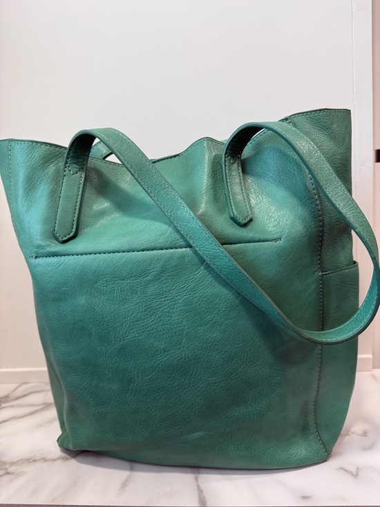 susan joy Handbags - Susan Joy Taylor Oversized Turquoise Vegan Leather Tote Bag